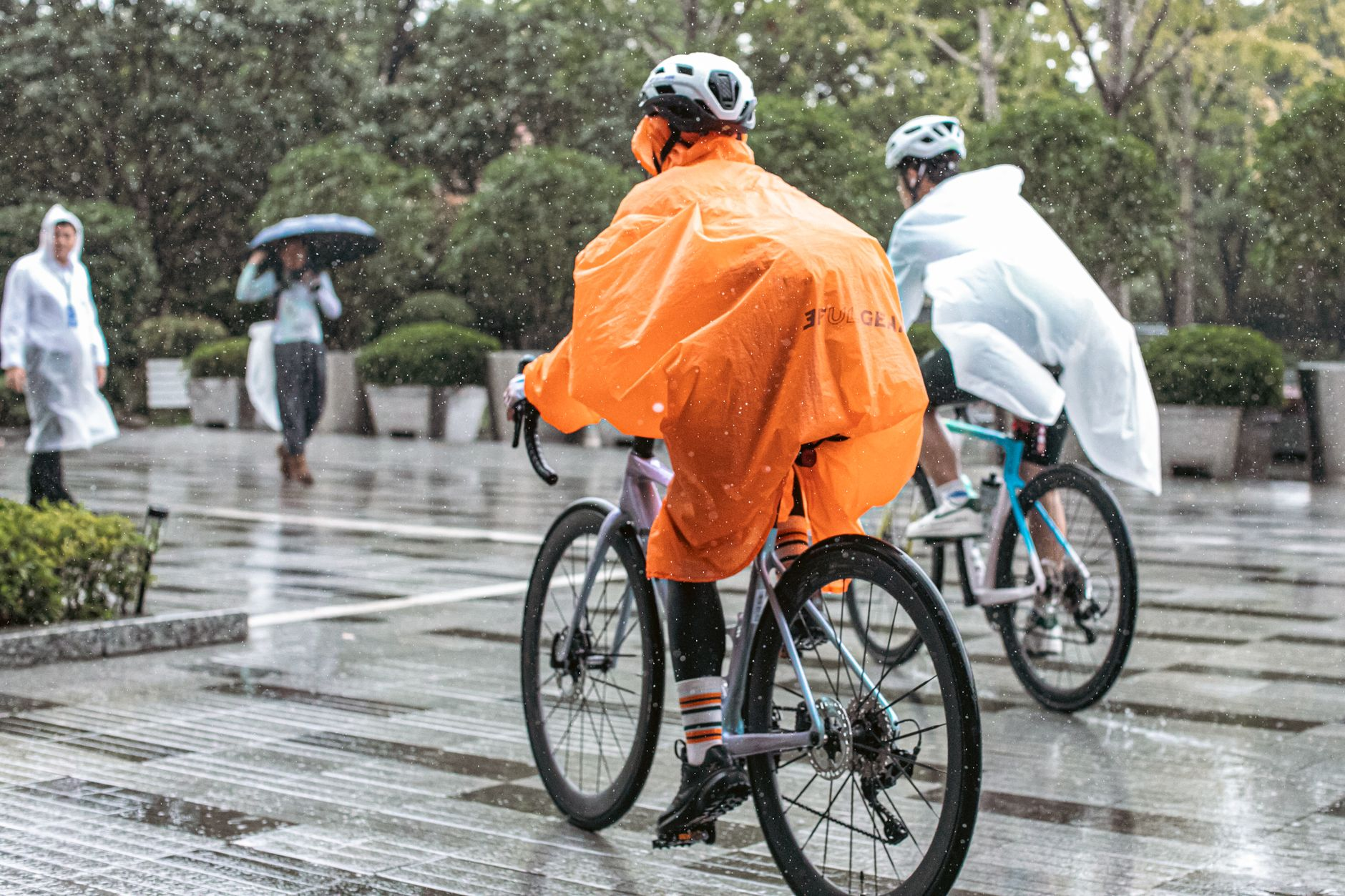 bike clothing rain swiss